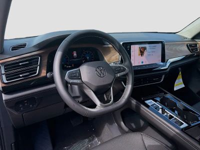 2026 Volkswagen Atlas — photo 9 view