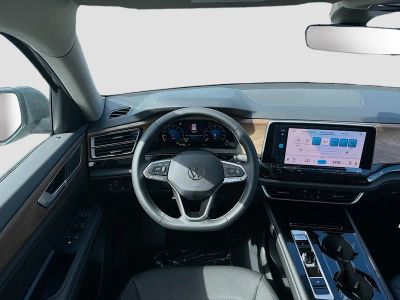 2026 Volkswagen Atlas — photo 17 view