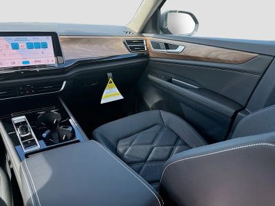 2026 Volkswagen Atlas — photo 18 view
