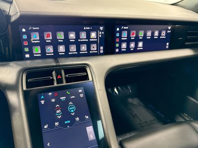 2022 Porsche Taycan — photo 28 view