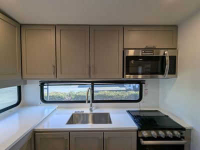 2026 Alliance RV Avenue All-Access Series - Photo 2