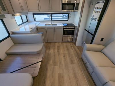 2026 Alliance RV Avenue All-Access Series - Photo 7