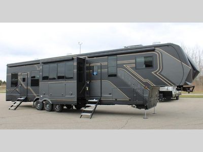 2025 Keystone Raptor - Photo 2