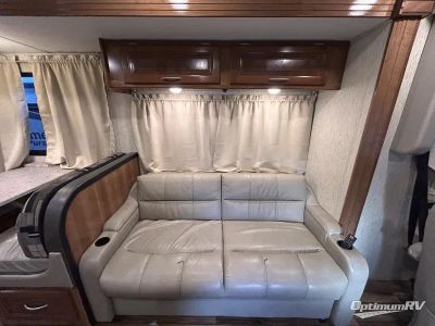 2018 Coachmen Mirada — photo 12 view
