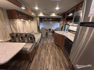 2018 Coachmen Mirada — photo 8 view