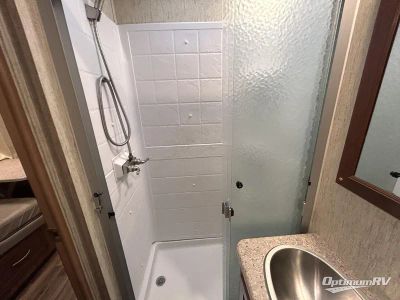 2018 Coachmen Mirada — photo 15 view
