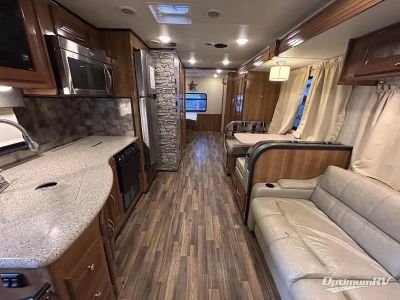 2018 Coachmen Mirada — photo 7 view
