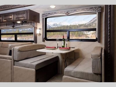 2018 Thor Motor Coach Hurricane - Photo 7