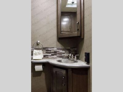 2018 Thor Motor Coach Hurricane - Photo 1