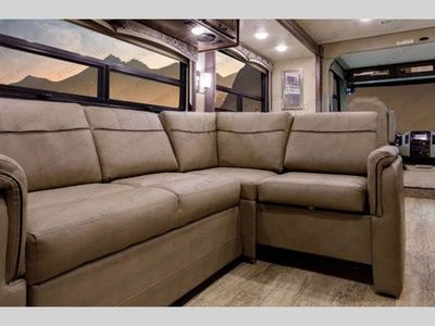 2018 Thor Motor Coach Hurricane - Photo 11
