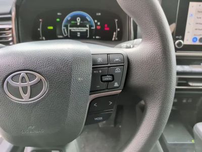 2026 Toyota Camry - Photo 18
