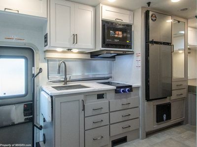2026 Thor Motor Coach Quantum - Photo 14