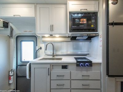 2026 Thor Motor Coach Quantum - Photo 15