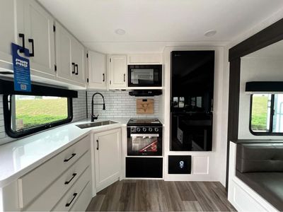 2026 VENTURE RV SPORTTREK — photo 12 view