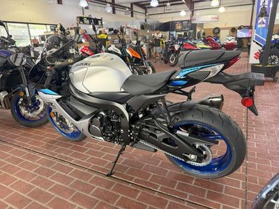 2026 Suzuki GSX-R600 - Photo 5