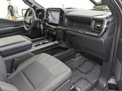 2025 Ford F-150 — photo 12 view