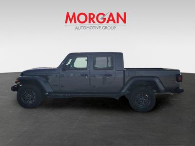 2026 Jeep Gladiator — photo 9 view