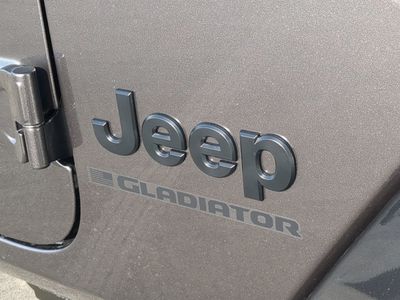 2026 Jeep Gladiator — photo 13 view