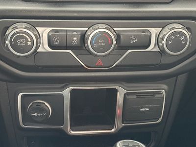 2020 Jeep Wrangler - Photo 10
