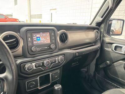 2020 Jeep Wrangler - Photo 11