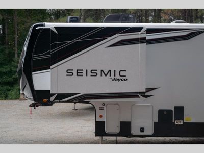 2026 Jayco Seismic - Photo 23
