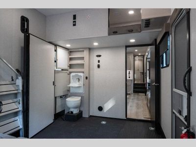 2026 Jayco Seismic - Photo 11