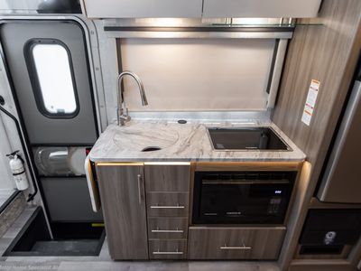 2024 Thor Motor Coach Vegas - Photo 8
