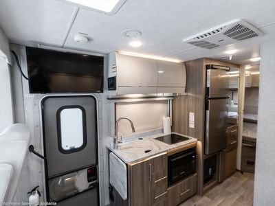 2024 Thor Motor Coach Vegas - Photo 6