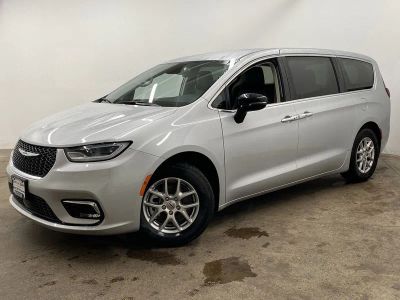 2024 Chrysler Pacifica Touring L in Sil/Silver — front three-quarter view