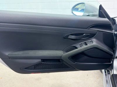 2025 Porsche 718 Cayman — photo 19 view
