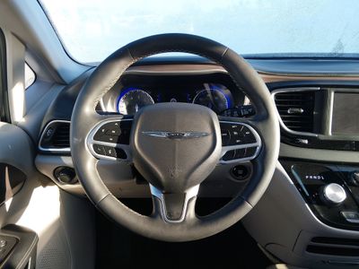2023 Chrysler Voyager - Photo 12