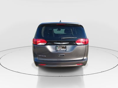 2023 Chrysler Voyager - Photo 6