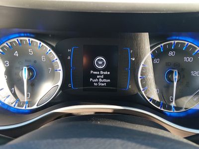 2023 Chrysler Voyager - Photo 14