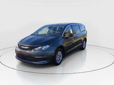2023 Chrysler Voyager - Photo 3