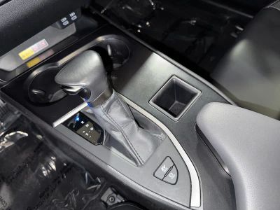 2024 Lexus UX — photo 28 view