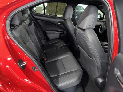 2024 Lexus UX — photo 13 view