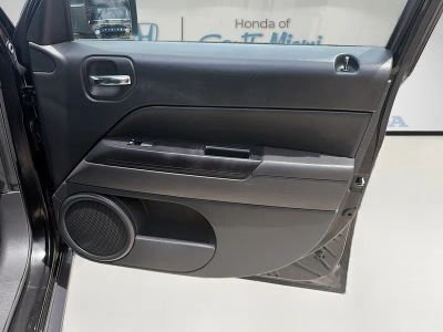 2016 Jeep Patriot — photo 33 view