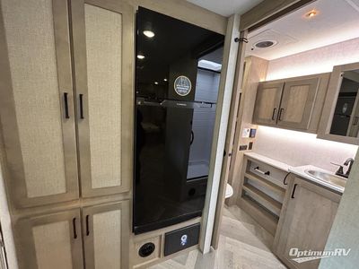 2025 Ember RV E-Series - Photo 11