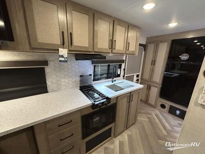 2025 Ember RV E-Series - Photo 6