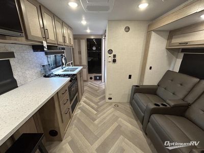 2025 Ember RV E-Series - Photo 4