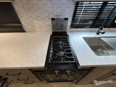 2025 Ember RV E-Series - Photo 7