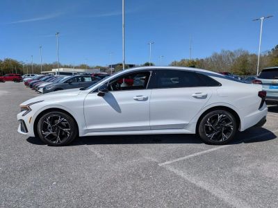2025 Kia K5 - Photo 2