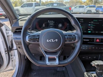 2025 Kia K5 - Photo 11