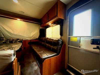 2016 Starcraft Travel Star — engine compartment view