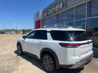 2025 Nissan Pathfinder - Photo 2