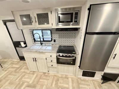 2022 Coachmen RV Shasta - Photo 12