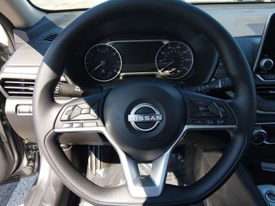 2025 Nissan Altima - Photo 12