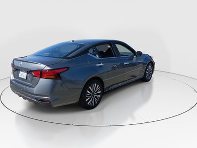 2025 Nissan Altima - Photo 7