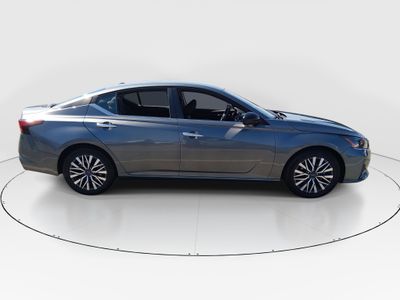 2025 Nissan Altima - Photo 8