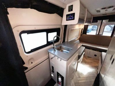 2025 Thor Motor Coach SANCTUARY - Photo 6